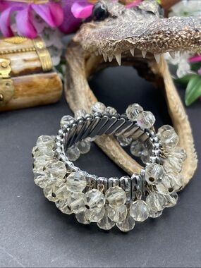 Japan crystal stretch bracelet vintage